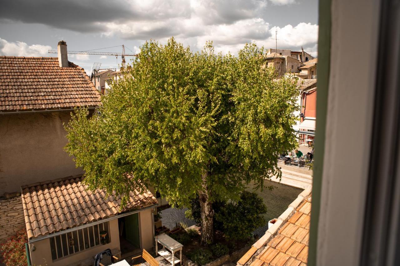 La Maison Du Bassin LʼIsle-sur-la-Sorgue Extérieur photo