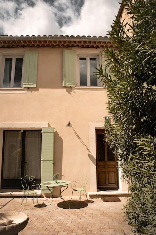 La Maison Du Bassin LʼIsle-sur-la-Sorgue Extérieur photo